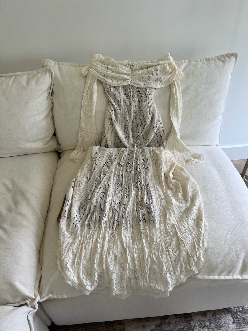 House of Cb BELLE
Vintage Cream Floral Lace Off Shoulder Maxi Dress - Picture 4 of 7